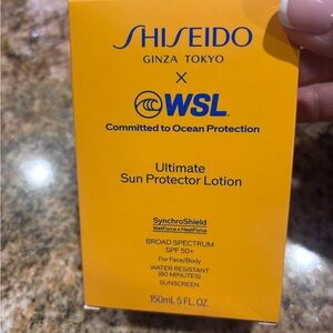 Shiseido Ultimate Sun Protector Lotion - Vibrant Orange